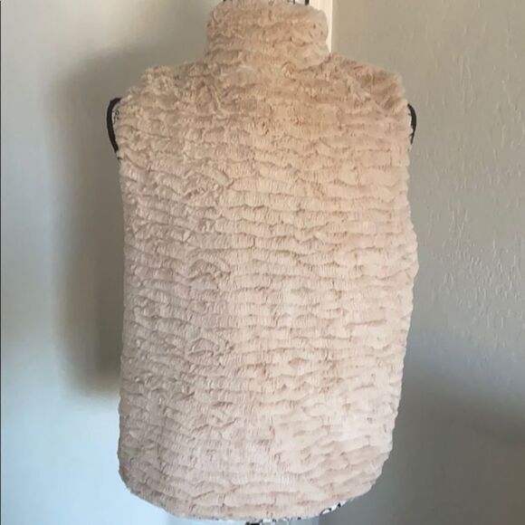 Betsey Johnson Faux Fur Vest Mobwife Feminine Contemporary Event Party Boho - Picture 3 of 12